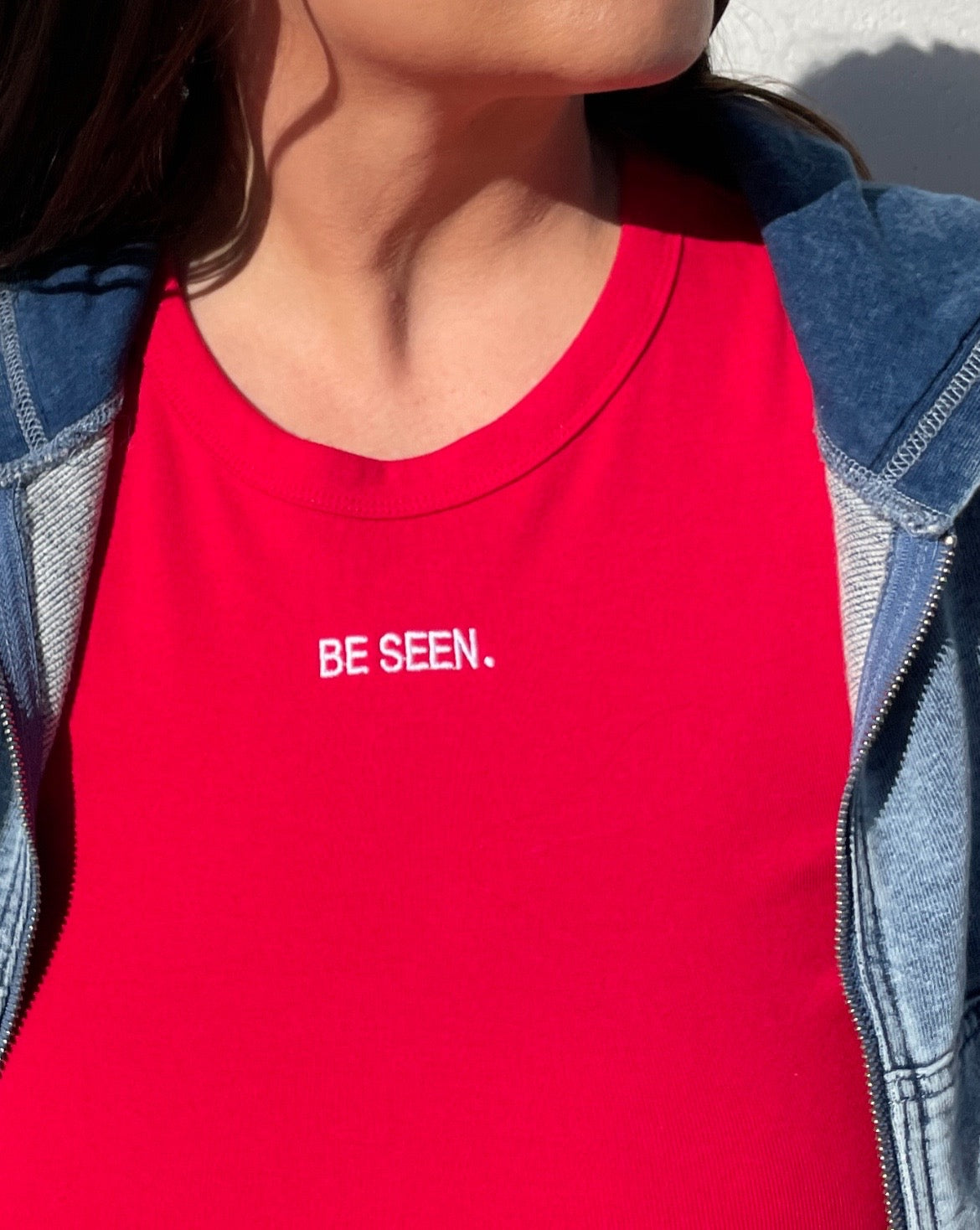 BE SEEN. Baby Tee in Cherry